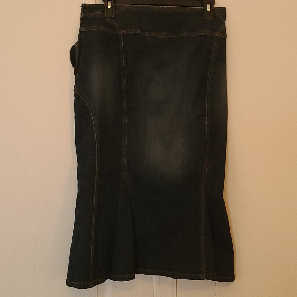 denim skirt